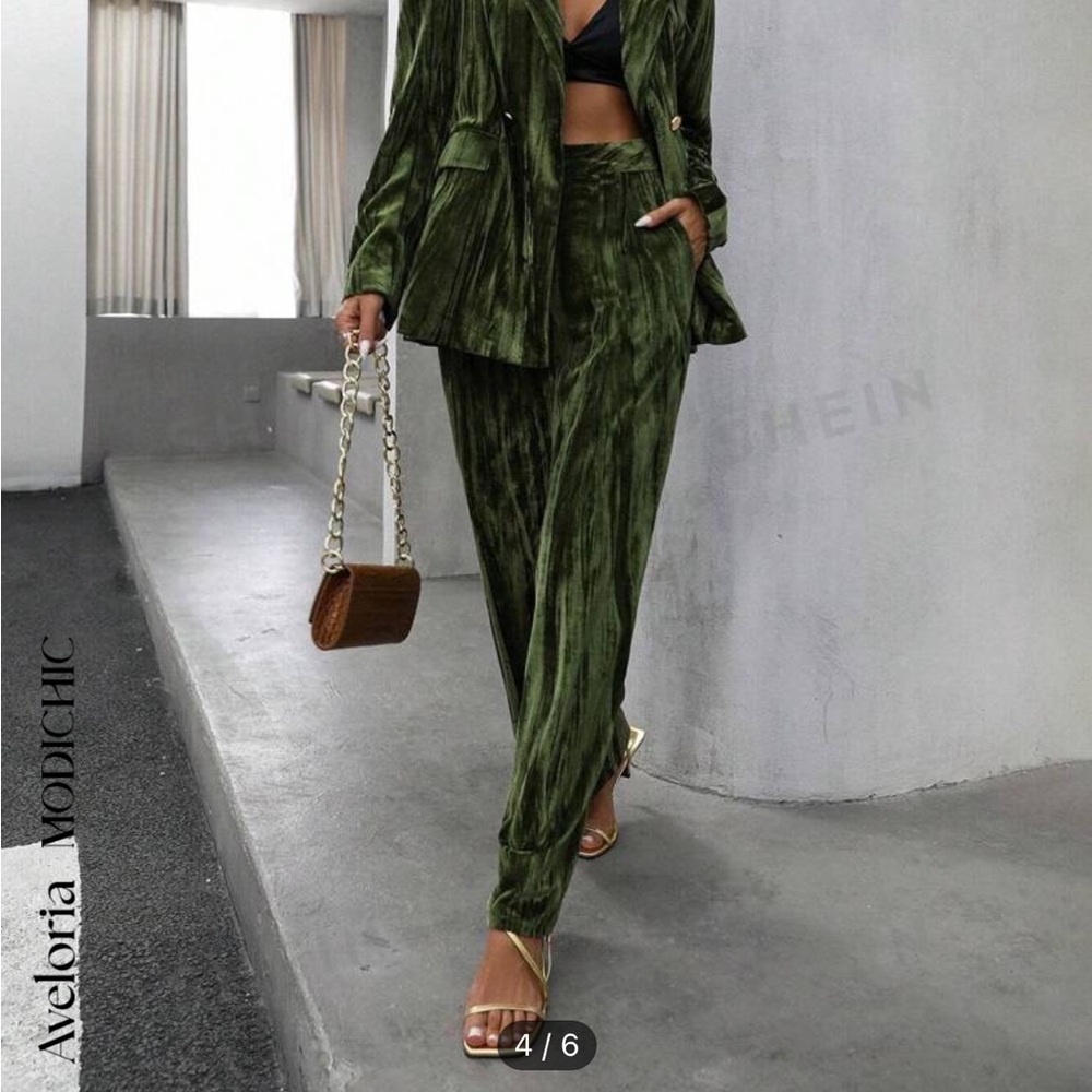 Christmas winter outfits (dresses, pants, sets)